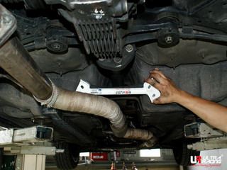 TOYOTA SUPRA MK IV 93-98 ULTRARACING MID LOWER H-BRACE 780